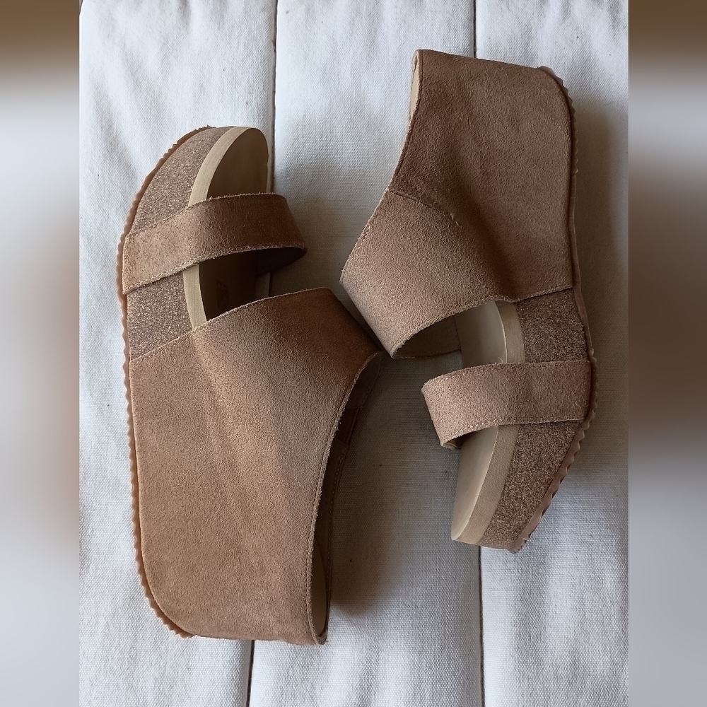 Volatile Stylish Tan Suede Women's Sandals_10 - Picture 5 of 7